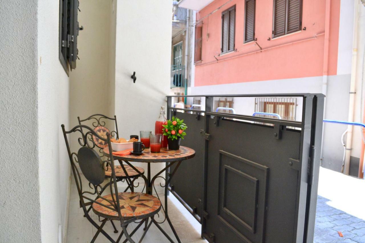 I Pupi - Sicilian Apartment Джардини Наксос Екстериор снимка