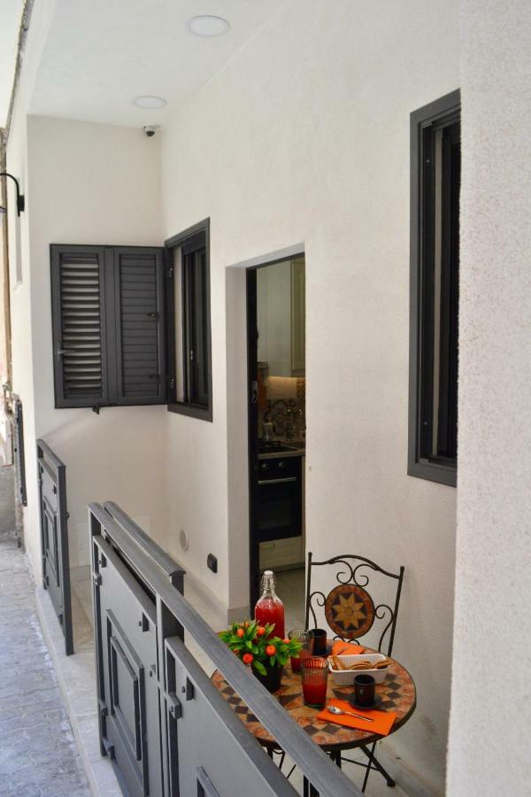 I Pupi - Sicilian Apartment Джардини Наксос Екстериор снимка